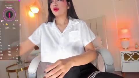 Snapshot of your_petite18 chatting on 07/15/26, 11:43 your_petite18 online show from 07/15/26, 11:43