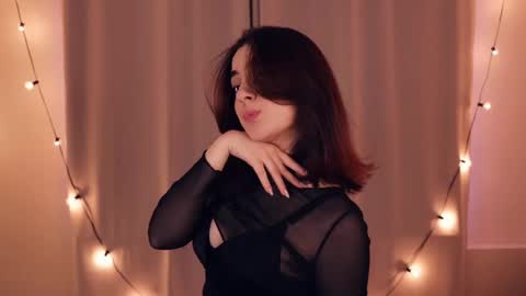 Luna online show from 02/19/25, 06:33