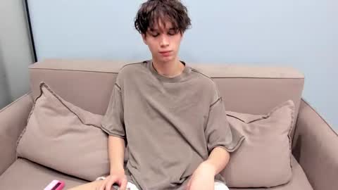 your_shy_guy online show from 12/03/25, 10:30