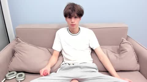 your_shy_guy online show from 02/20/26, 07:32