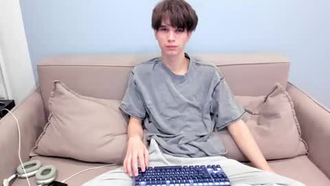 your_shy_guy online show from 02/20/26, 07:36