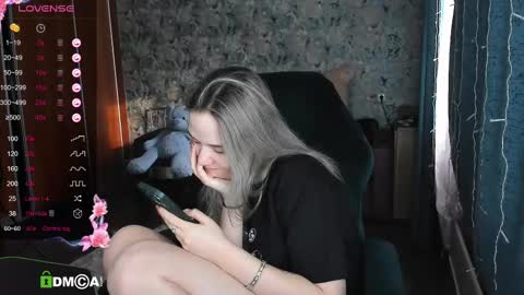 Molly online show from 03/11/25, 10:07