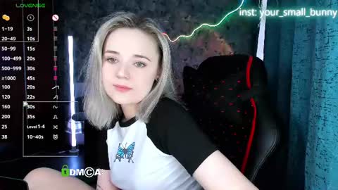 Snapshot of your_small_bunny chatting on 06/21/26, 02:03 Molly online show from 06/21/26, 02:03