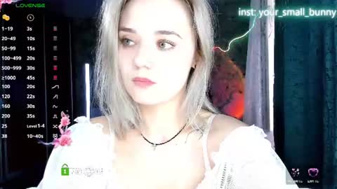 Snapshot of your_small_bunny chatting on 07/19/26, 02:04 Molly online show from 07/19/26, 02:04