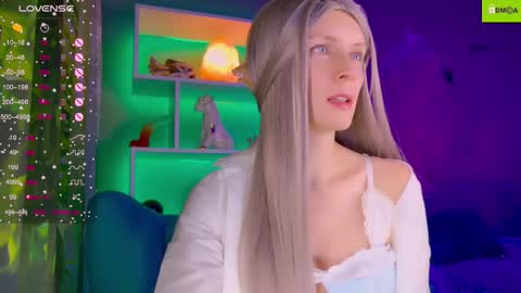 Snapshot of your_spring chatting on 10/26/25, 01:00 your_spring online show from 10/26/25, 01:00