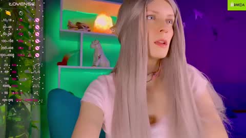 Snapshot of your_spring chatting on 10/27/25, 01:20 your_spring online show from 10/27/25, 01:20