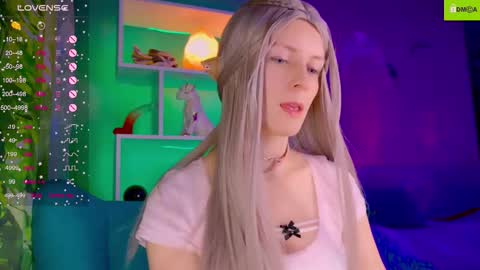 Snapshot of your_spring chatting on 10/31/25, 12:22 your_spring online show from 10/31/25, 12:22