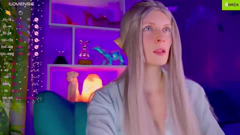 Snapshot of your_spring chatting on 11/16/25, 11:32 your_spring online show from 11/16/25, 11:32