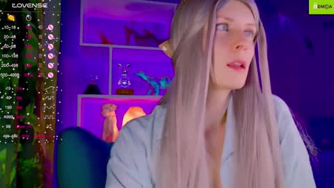 Snapshot of your_spring chatting on 11/24/25, 01:05 your_spring online show from 11/24/25, 01:05