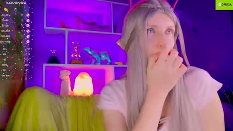 Snapshot of your_spring chatting on 11/29/25, 10:40 your_spring online show from 11/29/25, 10:40