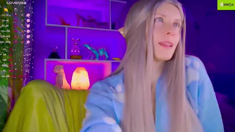 Snapshot of your_spring chatting on 12/01/25, 10:53 your_spring online show from 12/01/25, 10:53