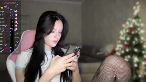Snapshot of your_sweet_angel_ chatting on 01/17/25, 05:41 Mia online show from 01/17/25, 05:41