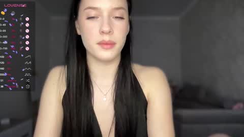Snapshot of your_sweet_angel_ chatting on 01/23/25, 02:07 Mia online show from 01/23/25, 02:07