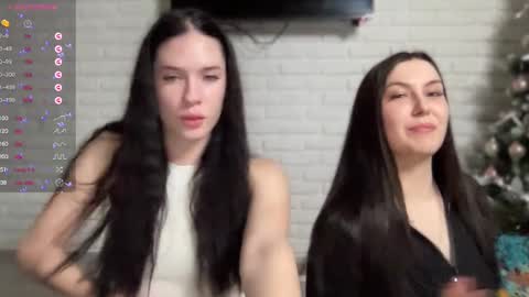 Snapshot of your_sweet_angel_ chatting on 01/25/25, 12:06 Mia online show from 01/25/25, 12:06