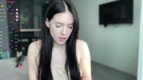 Snapshot of your_sweet_angel_ chatting on 01/28/25, 12:32 Mia online show from 01/28/25, 12:32
