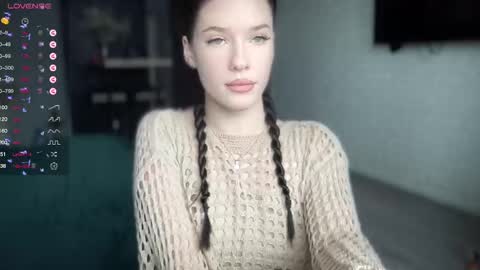 Snapshot of your_sweet_angel_ chatting on 02/11/25, 10:48 Mia online show from 02/11/25, 10:48