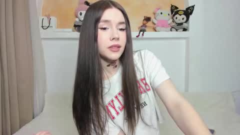 Snapshot of your_tender_doll chatting on 11/02/25, 03:36 Alice online show from 11/02/25, 03:36