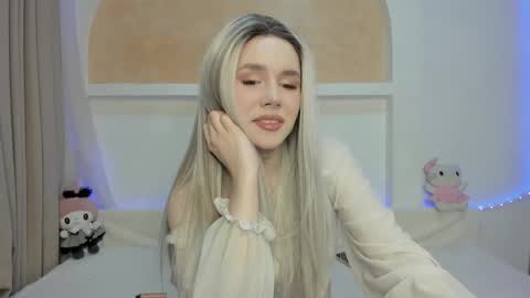 Snapshot of your_tender_doll chatting on 11/11/25, 04:18 Alice online show from 11/11/25, 04:18