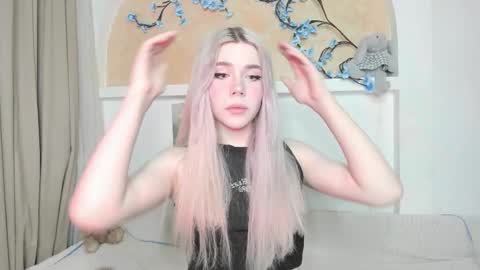 Snapshot of your_tender_doll chatting on 01/12/26, 01:16 Alice online show from 01/12/26, 01:16