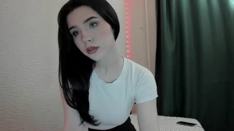 Snapshot of your_tender_doll chatting on 06/18/26, 08:57 Alice online show from 06/18/26, 08:57
