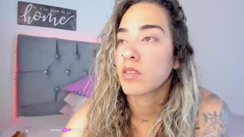 Snapshot of your_traviesa chatting on 09/17/25, 01:40 Melina online show from 09/17/25, 01:40