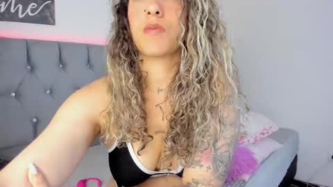 Snapshot of your_traviesa chatting on 10/05/25, 06:39 Melina online show from 10/05/25, 06:39