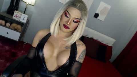 TRICXIEBELLE online show from 11/07/25, 11:49