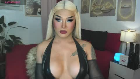 TRICXIEBELLE online show from 04/08/26, 08:53