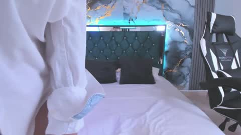 Snapshot of your_whore_salome chatting on 02/19/26, 07:10 Salome online show from 02/19/26, 07:10