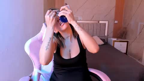 Snapshot of your_whore_salome chatting on 02/21/26, 06:53 Salome online show from 02/21/26, 06:53