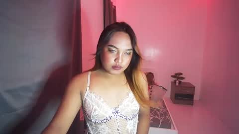 Snapshot of yourasian_blackbarbie chatting on 01/31/25, 10:10 blackbarbie online show from 01/31/25, 10:10