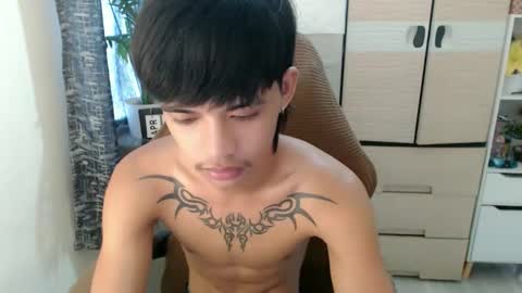 yourasian_eric online show from 04/10/26, 06:18