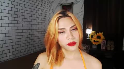 Snapshot of yourasianbigcock chatting on 10/04/25, 01:25 LEXI online show from 10/04/25, 01:25