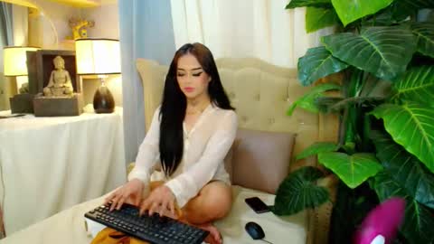 Snapshot of yourasiancockisontop chatting on 10/20/25, 11:10 kim online show from 10/20/25, 11:10