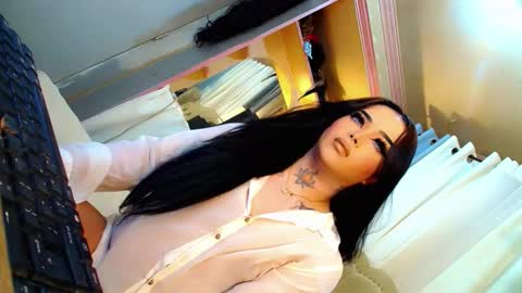 kim online show from 10/24/25, 12:01