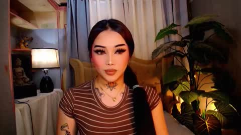 kim online show from 11/21/25, 12:04