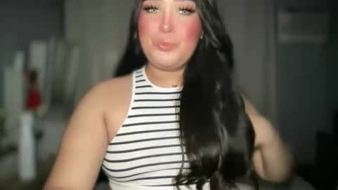 Snapshot of yourasianhotgirlxxx chatting on 11/27/25, 05:31 Ailah online show from 11/27/25, 05:31