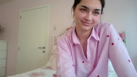 Snapshot of yourbella37 chatting on 05/20/26, 06:58 yourbella37 online show from 05/20/26, 06:58