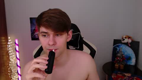 Snapshot of yourbilly chatting on 12/23/24, 08:33 Billy online show from 12/23/24, 08:33