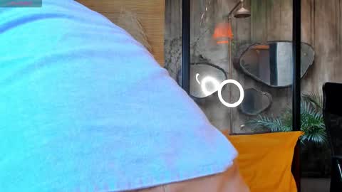 YOURBOYNEXTDOOR online show from 01/13/26, 07:19