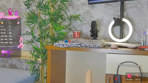 Anna online show from 11/11/25, 08:09