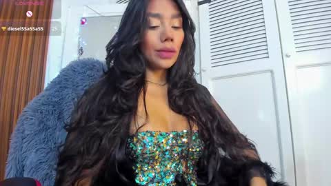 Snapshot of yourcutemolly chatting on 12/21/24, 04:09 Selena online show from 12/21/24, 04:09