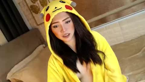 Snapshot of yourdevilsweettsx chatting on 10/25/25, 11:29 JEN online show from 10/25/25, 11:29