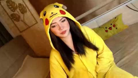 Snapshot of yourdevilsweettsx chatting on 11/26/25, 10:27 JEN online show from 11/26/25, 10:27