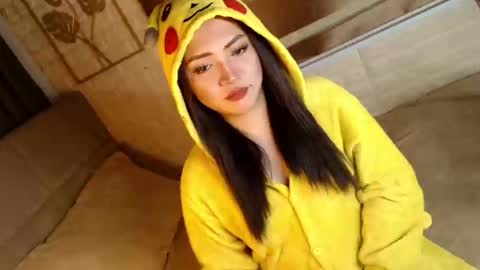 Snapshot of yourdevilsweettsx chatting on 12/05/25, 02:36 JEN online show from 12/05/25, 02:36