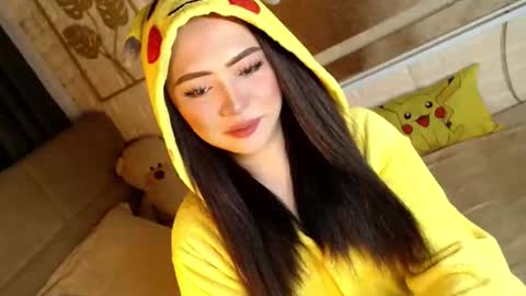 Snapshot of yourdevilsweettsx chatting on 12/16/25, 08:08 JEN online show from 12/16/25, 08:08