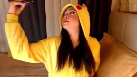 JEN  online show from 04/23/26, 01:02