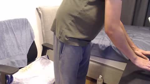 Snapshot of yourdirtysluboy chatting on 11/09/25, 03:27 hornyedging online show from 11/09/25, 03:27