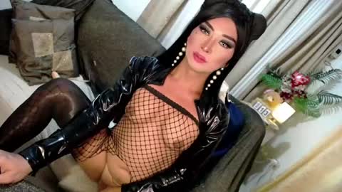Snapshot of yourdream_rhea chatting on 05/26/26, 05:47 rhea online show from 05/26/26, 05:47