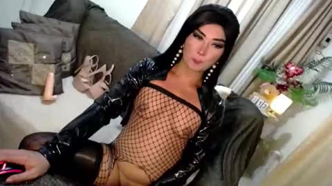 Snapshot of yourdream_rhea chatting on 06/03/26, 02:33 rhea online show from 06/03/26, 02:33